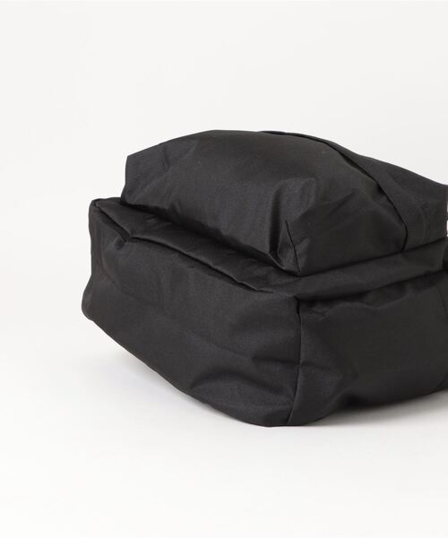 VANS(バンズ)の「VANS ヴァンズ OLD SKOOL DROP V BACKPACK バッグ VN000H4ZBLK BLACK(バックパック/リュック・メンズ・ブラック・FREE)」の3枚目の写真
