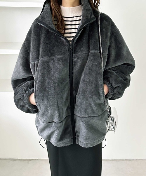 GeeRA(ジーラ)の「配色デザインファーボアミドルコート(その他アウター・レディース・ベージュ/グレー・MEDIUM/LARGE)」の11枚目の写真