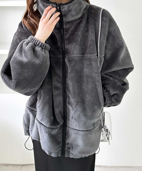 GeeRA(ジーラ)の「配色デザインファーボアミドルコート(その他アウター・レディース・ベージュ/グレー・MEDIUM/LARGE)」の17枚目の写真