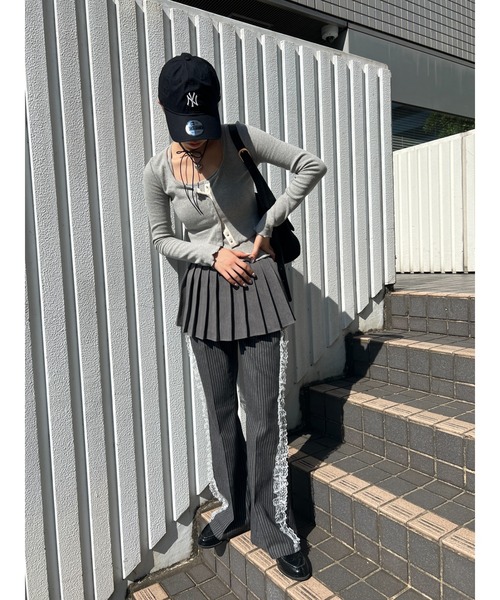 WC(ダブル シー)の「レースラインフレアパンツ(その他パンツ・レディース・グレー/ブラック・FREE)」の4枚目の写真