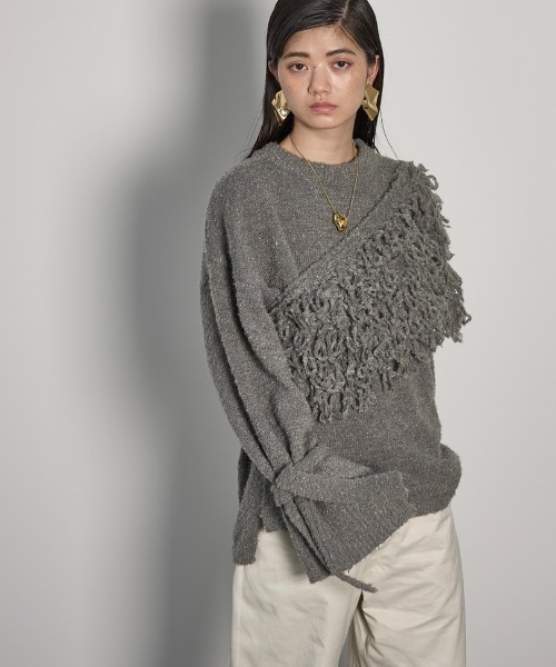 THE YOn(ザヨン)の「ループシャギーニットスヌード(ネックウォーマー/スヌード・レディース・アイボリー/ブラック/グレー・FREE)」の5枚目の写真