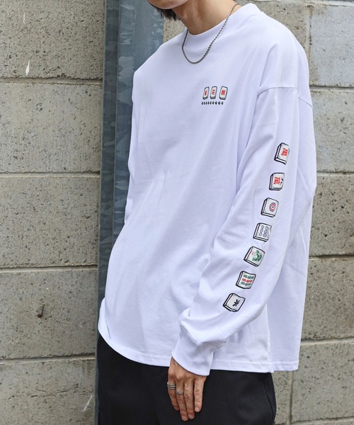 SPINNS(スピンズ)の「ストリート/袖プリントロンT 麻雀(Tシャツ/カットソー・メンズ・アッシュグレー/ブラック/ホワイト/ブルー系その他・ONESIZE)」の2枚目の写真