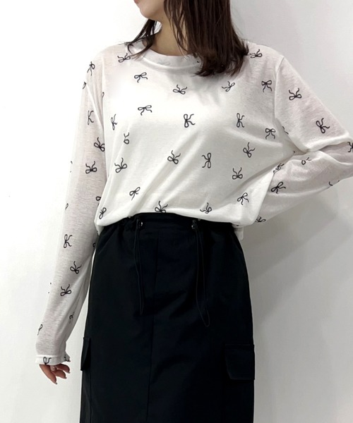 Newlyme（ニューリーミー）の「メニーリボンプリントシアートップス（Tシャツ/カットソー・レディース・ブラック/ホワイト・FREE）」の2枚目の写真