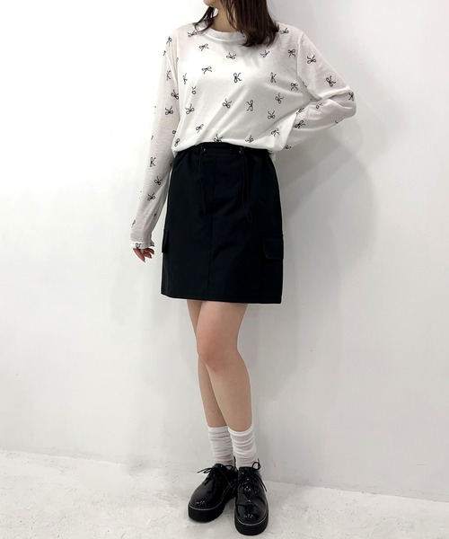 Newlyme（ニューリーミー）の「メニーリボンプリントシアートップス（Tシャツ/カットソー・レディース・ブラック/ホワイト・FREE）」の11枚目の写真