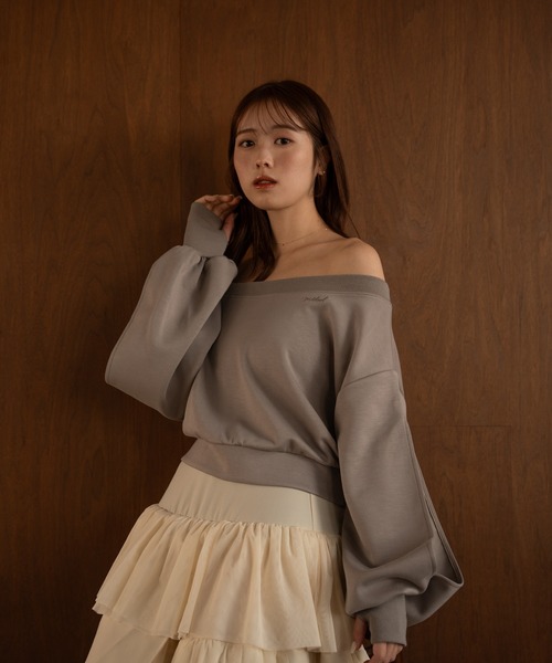 セール】off shoulder logo sweat / オフショルダーロゴスウェット