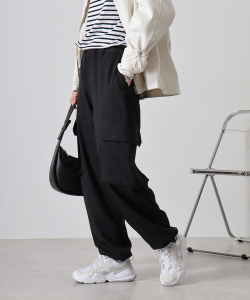 FUNALIVE(ファンアライブ)の「Hem spindle Cargo pants / TR裾スピンドルカーゴパンツ(カーゴパンツ・メンズ・ブラック系その他/カーキ/ブラック/ベージュ・L/M)」の2枚目の写真