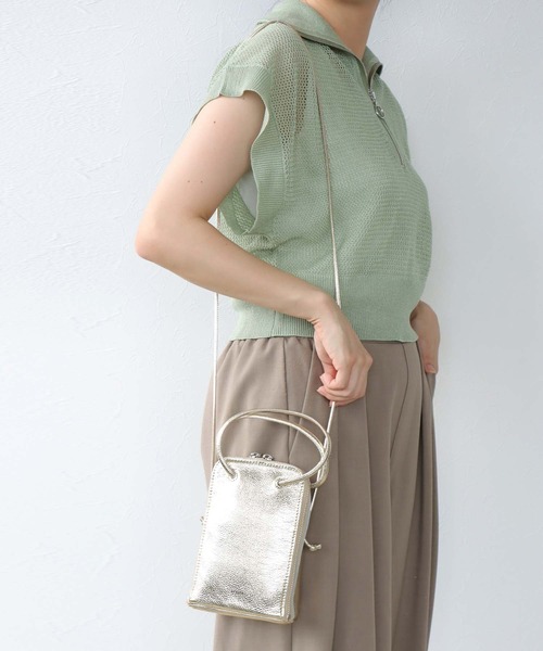 Jines(ジネス)の「カウレザー ブガッティ型2WAYミニショルダーBAG(ショルダーバッグ・レディース・ゴールド/シルバー・フリー)」の9枚目の写真