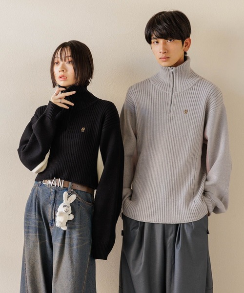 Anui(アニュイ)の「【UNISEX/2サイズ展開】バイカラーハーフZIPニット(ニット/セーター・レディース・ブラック/グレー・MEDIUM/SMALL)」の2枚目の写真