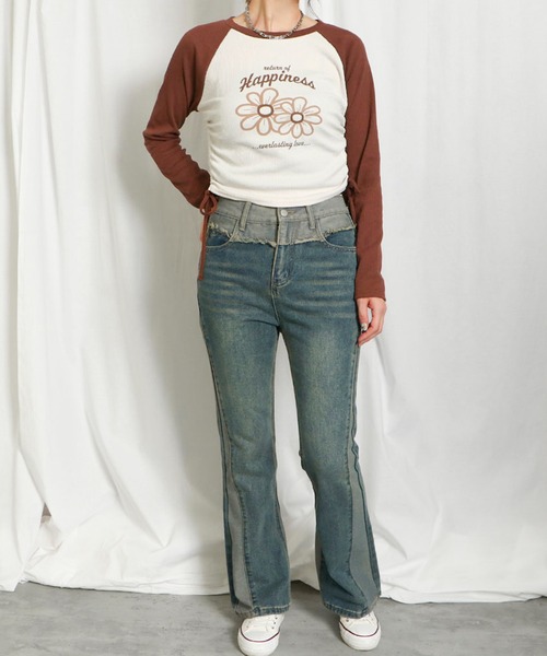 GORGE(ゴージ)の「《花ロゴ×脇ギャザー》レディース リブカットソー 長袖Tシャツ 体型カバー 春秋(Tシャツ/カットソー・レディース・ブルー/ブラック/モカ・F)」の4枚目の写真