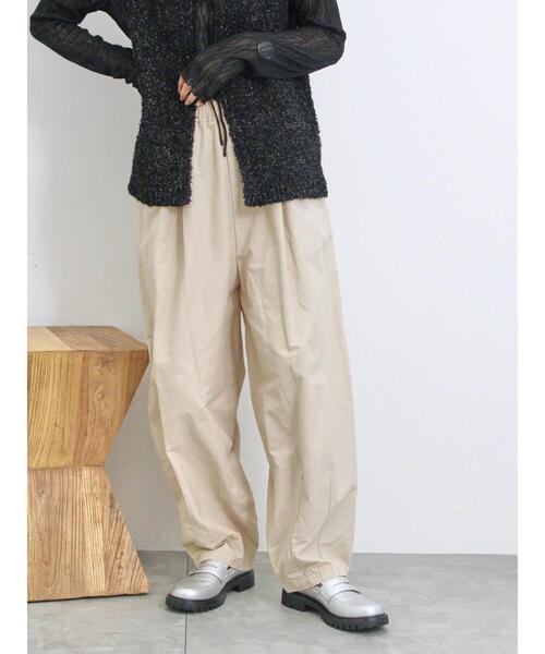 Samansa Mos2 blue（サマンサモスモスブルー）の「タックコクーンイージーパンツ（その他パンツ・レディース・ライトベージュ/チャコールグレー/カーキ/ブラック・F）」の18枚目の写真