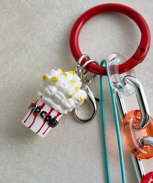 ear PAPILLONNER（イアパピヨネ）の「ポップコーンストラップ/チャーム/ストラップ/キーホルダー（チャーム・レディース・アイボリー/レッド・FREE）」の14枚目の写真