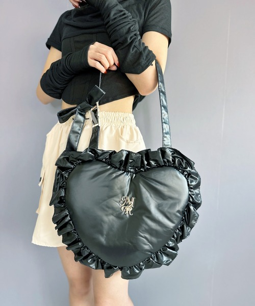 Silly（シリー）の「【フェスや通勤通学に◎】キルティングメタルハートバッグ（ショルダーバッグ・レディース・シルバー/ブラック・FREE）」の3枚目の写真