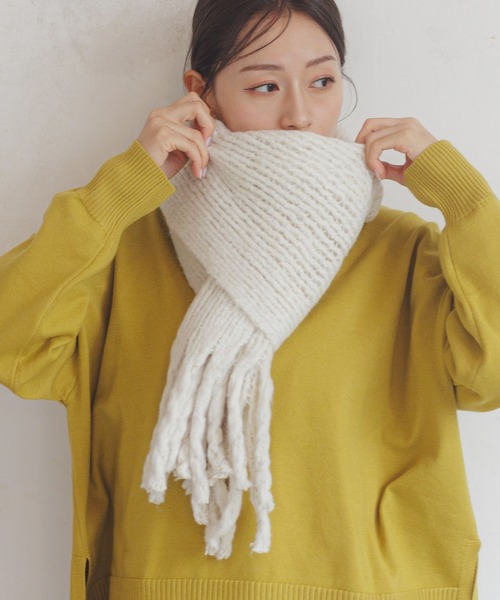 LAKOLE（ラコレ）の「ラッセルニットマフラー / 133333（マフラー・レディース・ライトグリーン/ブルー/オフホワイト/ベージュ・FREE）」の2枚目の写真
