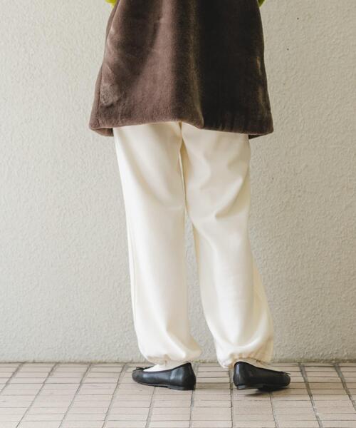 ITEMS URBANRESEARCH（アイテムズ アーバンリサーチ）の「裏起毛スウェットパンツ（その他パンツ・レディース・チャコールグレー/オフホワイト/ネイビー・FREE）」の15枚目の写真