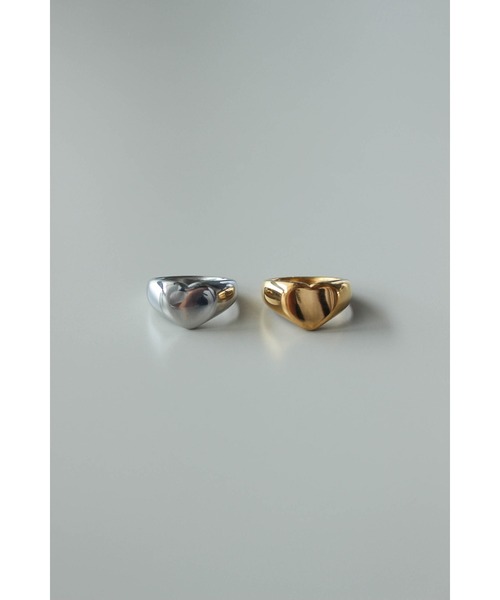 ebine（エビネ）の「Heart Signet Pinky Ring（リング・レディース・ゴールド/シルバー・5号/3号/1号）」の4枚目の写真