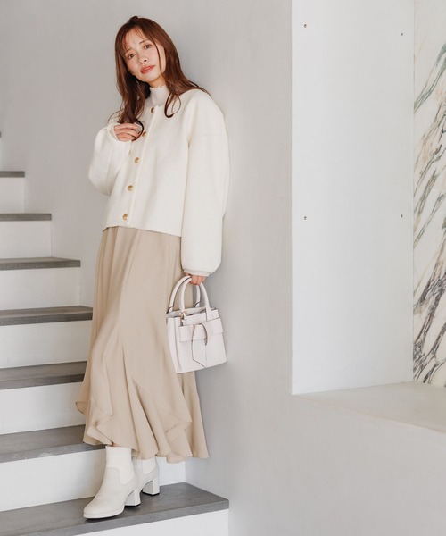 mysty woman（ミスティウーマン）の「金ボタンノーカラーカーディガン 289330（カーディガン/ボレロ・レディース・オフホワイト/ブラック/ライトグレー・FREE）」の6枚目の写真