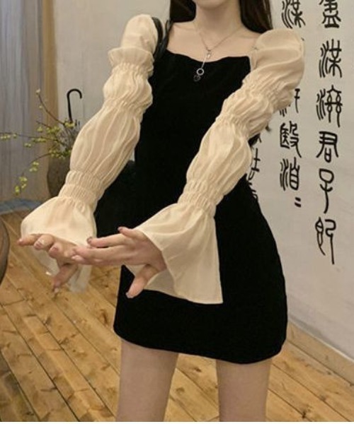 SHEPP（シープ）の「袖切り替えベロアミニワンピース（ワンピース・レディース・ブラック・M/L）」の6枚目の写真