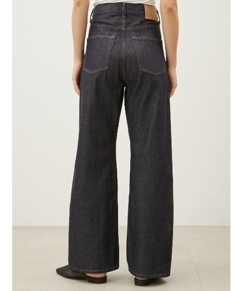 Mila Owen（ミラオーウェン）の「セルビッチワイドストレートデニムパンツ【ウォッシャブル】（デニムパンツ・レディース・インディゴブルー・1/0）」の3枚目の写真