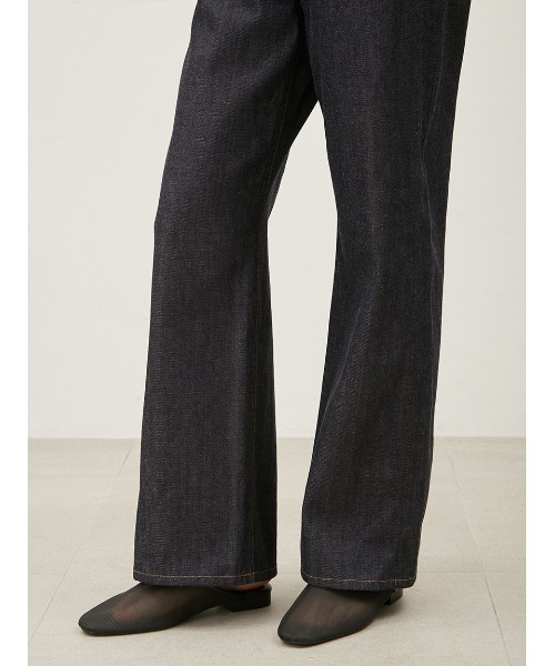 Mila Owen（ミラオーウェン）の「セルビッチワイドストレートデニムパンツ【ウォッシャブル】（デニムパンツ・レディース・インディゴブルー・1/0）」の6枚目の写真