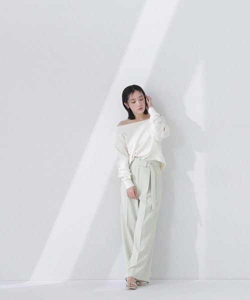 NATURAL BEAUTY BASIC(ナチュラルビューティーベーシック)の「◇ダンボールトップスシリーズ オフショル(Tシャツ/カットソー・レディース・ベージュ/チャコールグレー/オフホワイト・FREE)」の6枚目の写真