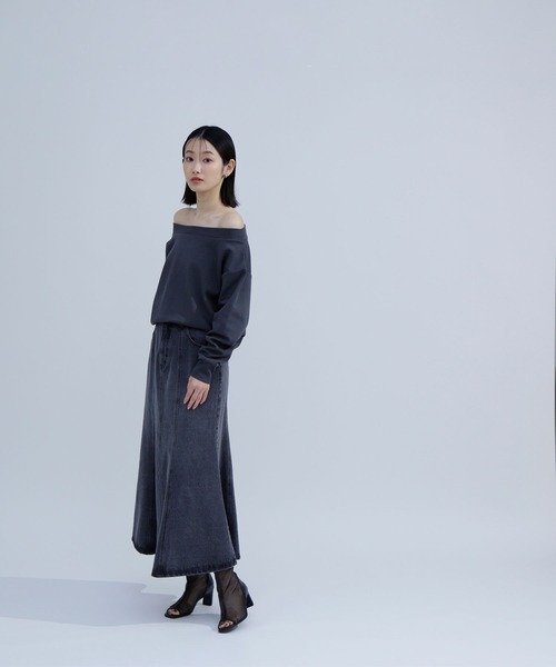 NATURAL BEAUTY BASIC(ナチュラルビューティーベーシック)の「◇ダンボールトップスシリーズ オフショル(Tシャツ/カットソー・レディース・ベージュ/チャコールグレー/オフホワイト・FREE)」の12枚目の写真