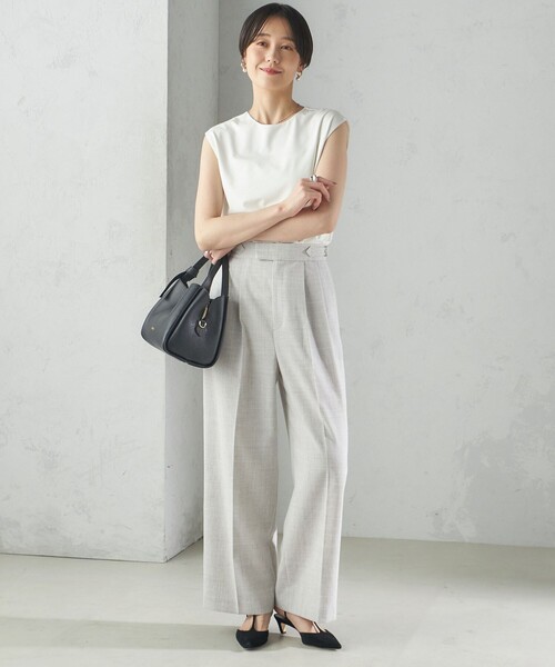 SHIPS(シップス)の「〈手洗い可能〉SORONA(R) 2WAY タンクトップ(タンクトップ・レディース・ブラック/オフホワイト/ライトグレー・ONE SIZE)」の8枚目の写真