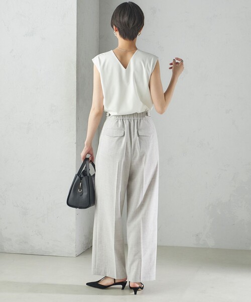 SHIPS(シップス)の「〈手洗い可能〉SORONA(R) 2WAY タンクトップ(タンクトップ・レディース・ブラック/オフホワイト/ライトグレー・ONE SIZE)」の12枚目の写真