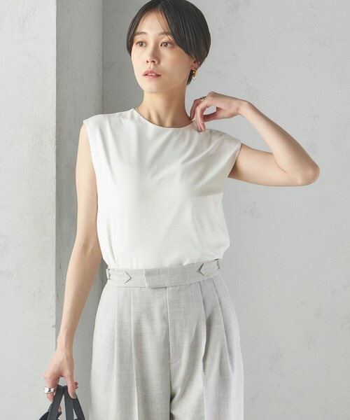SHIPS(シップス)の「〈手洗い可能〉SORONA(R) 2WAY タンクトップ(タンクトップ・レディース・ブラック/オフホワイト/ライトグレー・ONE SIZE)」の15枚目の写真