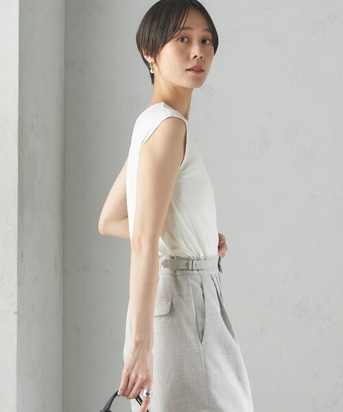 SHIPS(シップス)の「〈手洗い可能〉SORONA(R) 2WAY タンクトップ(タンクトップ・レディース・ブラック/オフホワイト/ライトグレー・ONE SIZE)」の18枚目の写真