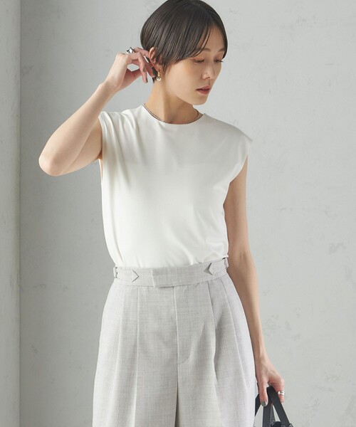 SHIPS(シップス)の「〈手洗い可能〉SORONA(R) 2WAY タンクトップ(タンクトップ・レディース・ブラック/オフホワイト/ライトグレー・ONE SIZE)」の19枚目の写真