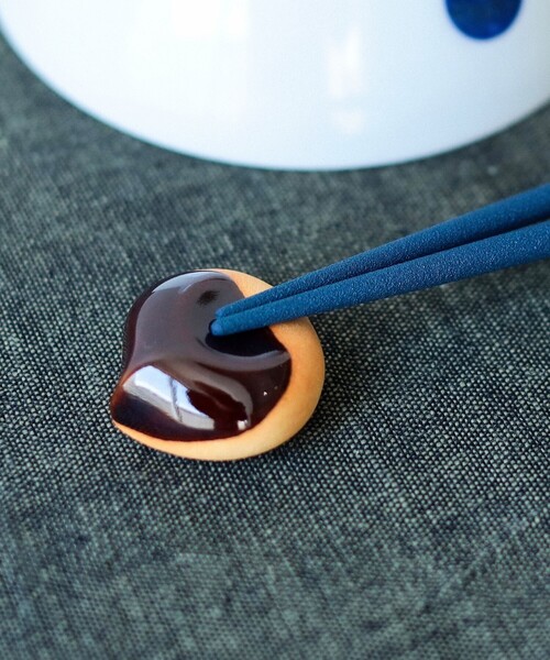 BEAMS JAPAN（ビームス　ジャパン）の「イホシロ窯 / 箸置き 和菓子シリーズ（カトラリー・レディース・ダークブラウン/ホワイト/オフホワイト/その他/ブラウン・ONE SIZE）」の3枚目の写真