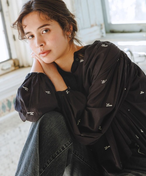 URBAN RESEARCH Sonny Label（アーバンリサーチサニーレーベル）の「Love embroideryブラウス（シャツ/ブラウス・レディース・ブラック/オフホワイト・FREE）」の12枚目の写真