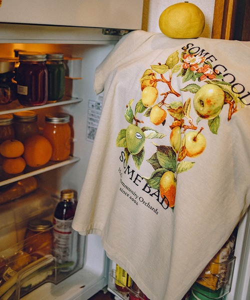 HUF(ハフ)の「ORCHARDS TEE(Tシャツ/カットソー・メンズ・ナチュラル/ブラック・X-SMALL/SMALL/MEDIUM/LARGE/X-LARGE/XX-LARGE)」の2枚目の写真
