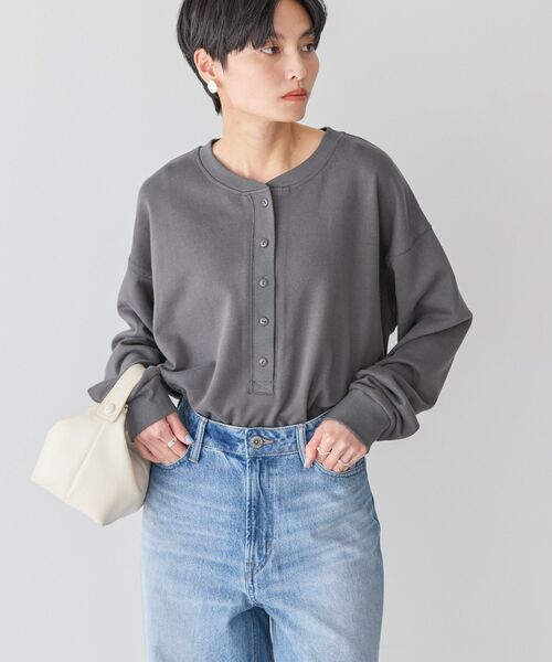 AMERICAN HOLIC（アメリカンホリック）の「ヘンリーネックラウンドミニ裏毛プルオーバー（スウェット・レディース・ホワイト系その他/ライトピンク/ブラック/チャコールグレー・M/L）」の6枚目の写真