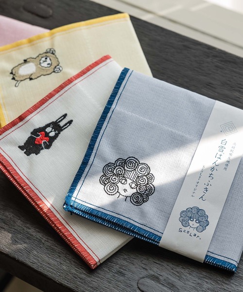 ScoLar(スカラー)の「651730:ScoLar刺繍 白雪はんかちふきん(ハンカチ/ハンドタオル・レディース・オフホワイト/ブルー/イエロー/ピンク・FREE)」の6枚目の写真