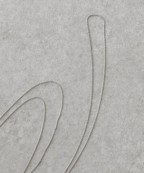 BEARDSLEY（ビアズリー）の「3連サークルモチーフネックレス（ネックレス・レディース・ゴールド・FREE）」の4枚目の写真