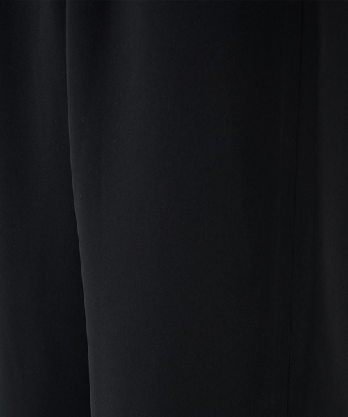 CULLNI(クルニ)の「別注 BELTED TAPERD PANTS(スラックス・メンズ・ダークグレー/ブラック・1/2)」の10枚目の写真
