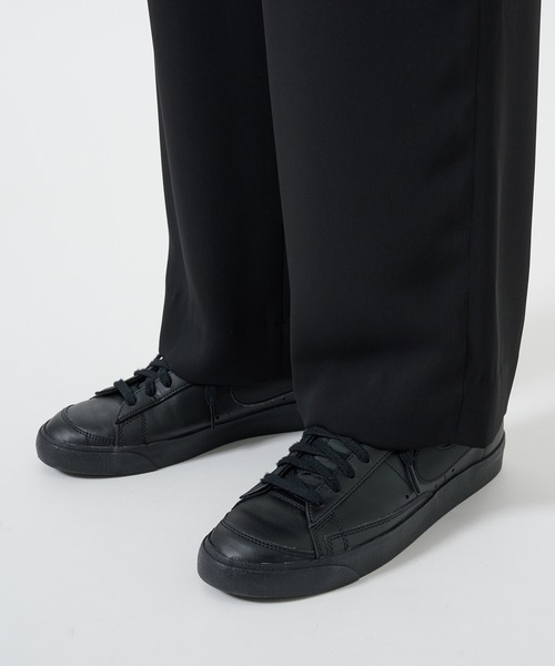 CULLNI(クルニ)の「別注 BELTED TAPERD PANTS(スラックス・メンズ・ダークグレー/ブラック・1/2)」の11枚目の写真