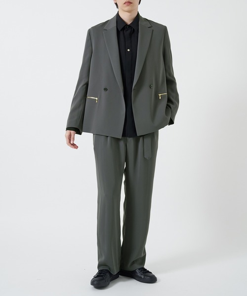 CULLNI(クルニ)の「別注 BELTED TAPERD PANTS(スラックス・メンズ・ダークグレー/ブラック・1/2)」の13枚目の写真