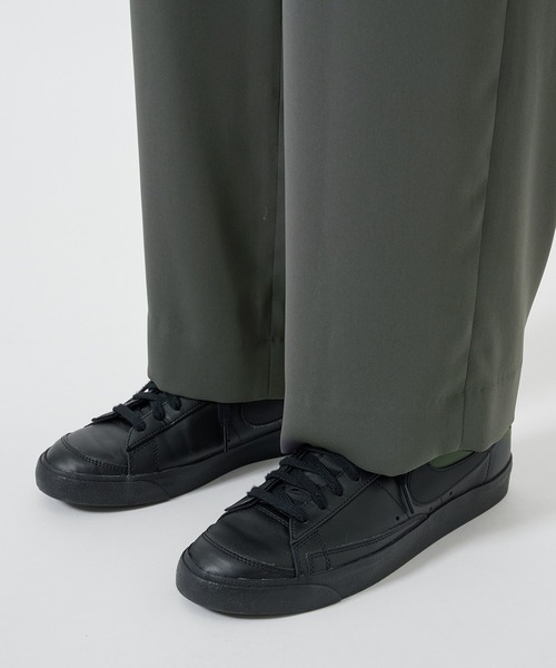 CULLNI(クルニ)の「別注 BELTED TAPERD PANTS(スラックス・メンズ・ダークグレー/ブラック・1/2)」の21枚目の写真