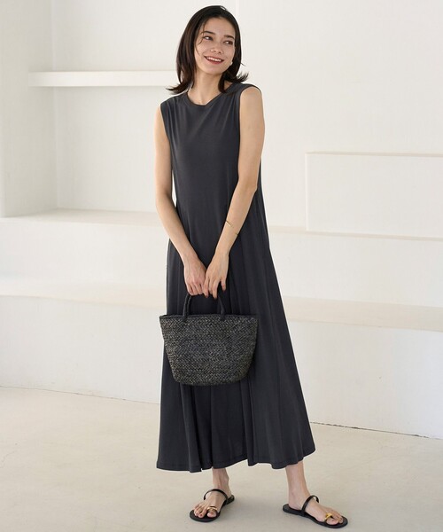 UNFILO(アンフィーロ)の「ドライタッチフライス フレアワンピース(ワンピース・レディース・ブラック系/グレー系・SMALL/MEDIUM)」の4枚目の写真