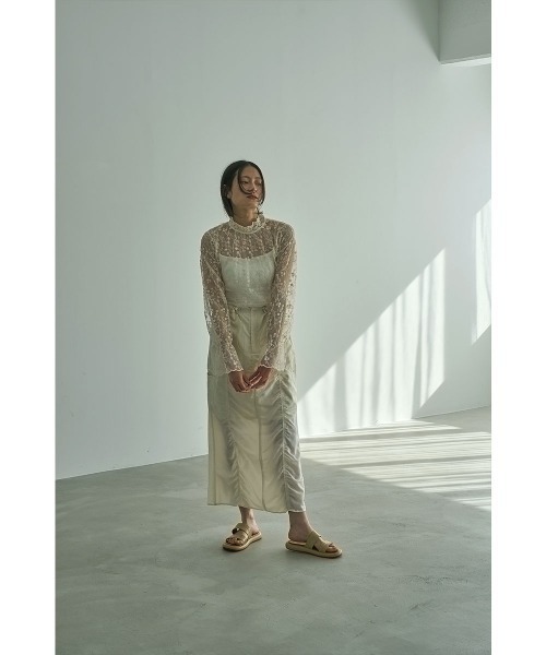 marjour（マージュール）の「EMBROIDERY LACE TOPS（シャツ/ブラウス・レディース・アイボリー・M）」の5枚目の写真