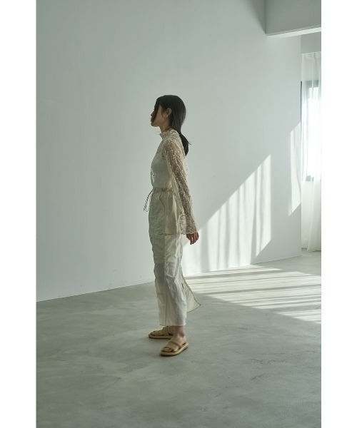 marjour（マージュール）の「EMBROIDERY LACE TOPS（シャツ/ブラウス・レディース・アイボリー・M）」の8枚目の写真