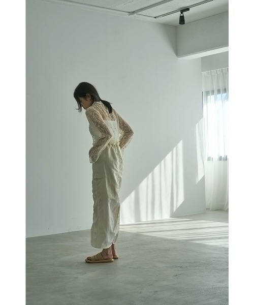 marjour（マージュール）の「EMBROIDERY LACE TOPS（シャツ/ブラウス・レディース・アイボリー・M）」の9枚目の写真