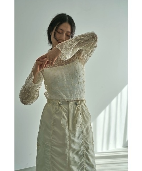 marjour（マージュール）の「EMBROIDERY LACE TOPS（シャツ/ブラウス・レディース・アイボリー・M）」の11枚目の写真