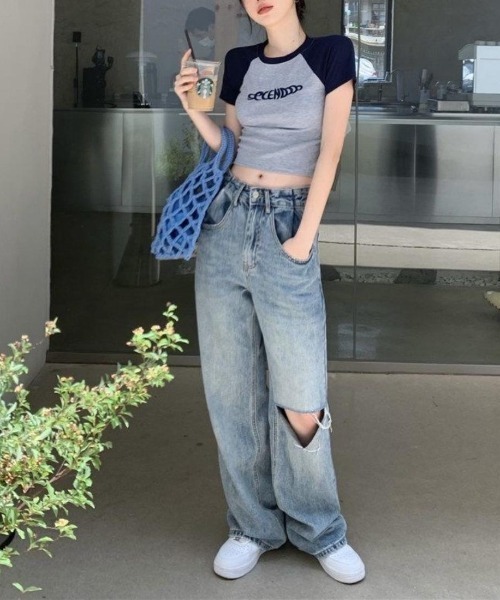 maison de LATIR(メゾンドラティール)の「バイカラーロゴショート丈Tシャツ(Tシャツ/カットソー・レディース・ネイビー/ピンク・FREE)」の5枚目の写真