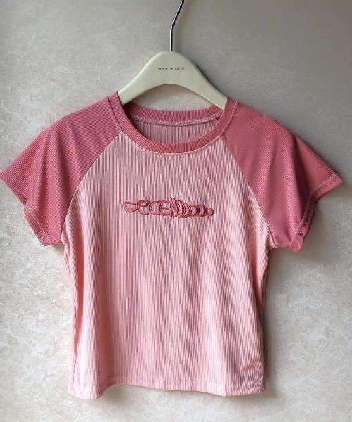 maison de LATIR(メゾンドラティール)の「バイカラーロゴショート丈Tシャツ(Tシャツ/カットソー・レディース・ネイビー/ピンク・FREE)」の8枚目の写真