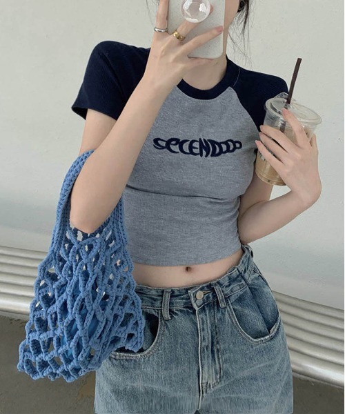 maison de LATIR(メゾンドラティール)の「バイカラーロゴショート丈Tシャツ(Tシャツ/カットソー・レディース・ネイビー/ピンク・FREE)」の20枚目の写真
