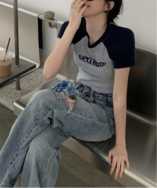 maison de LATIR(メゾンドラティール)の「バイカラーロゴショート丈Tシャツ(Tシャツ/カットソー・レディース・ネイビー/ピンク・FREE)」の22枚目の写真