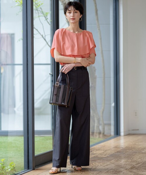 23区 L(ニジュウサンクオオキイサイズ)の「【汗じみ防止/洗える】スムースデザイン ラッフルカラー カットソー(Tシャツ/カットソー・レディース・ダークブラウン系/ブラック系/オールドローズ系・44/46/48)」の15枚目の写真